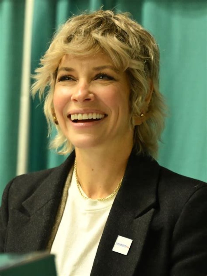 Hire Evangeline Lilly For an Appearance at Events or Keynote Speaker Bookings.