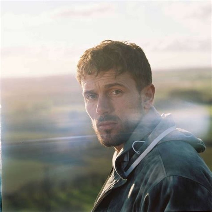 Hire Franky Wah for a Corporate Event or Performance Booking.