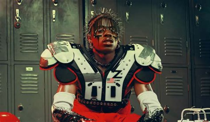 Hire Teezo Touchdown for a Corporate Event or Performance Booking.